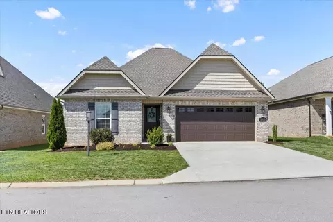 213 Sand Hills Dr, Maryville, TN 37801