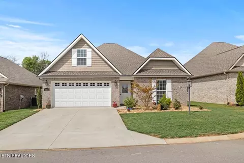 217 Sand Hills Dr, Maryville, TN 37801