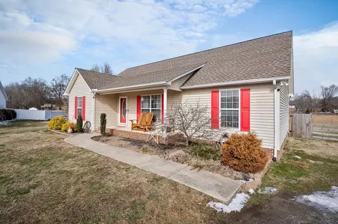 255 Greenwood Dr, Smithville, TN 37166