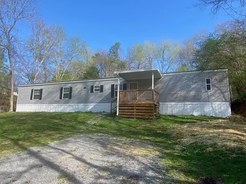 1915 Lakewood Ave, Soddy Daisy, TN 37379