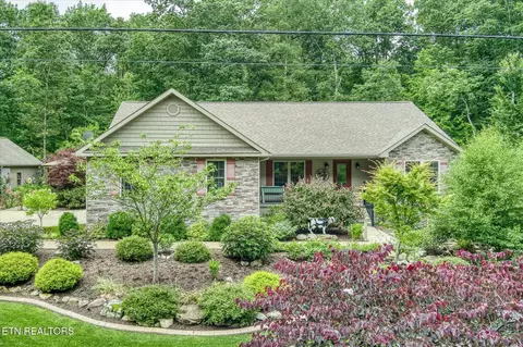 130 Folkstone Rd, Crossville, TN 38558
