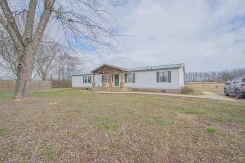 3750 Fall River Rd, Pulaski, TN 38478