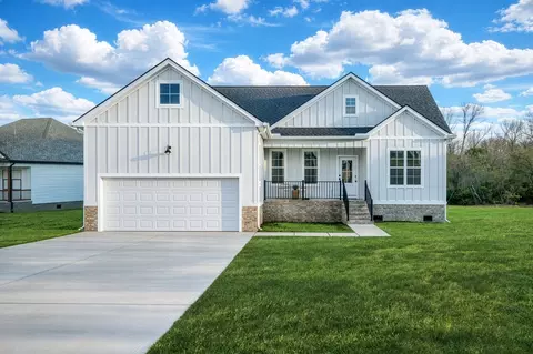 1035 Northside Dr, Dickson, TN 37055