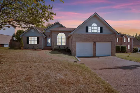 705 Pinehurst Pt, Mount Juliet, TN 37122