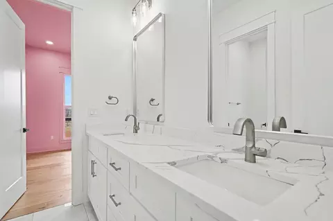 Bath - 4352 Dot Rd, Springfield, TN 37172 photo 4 of 4