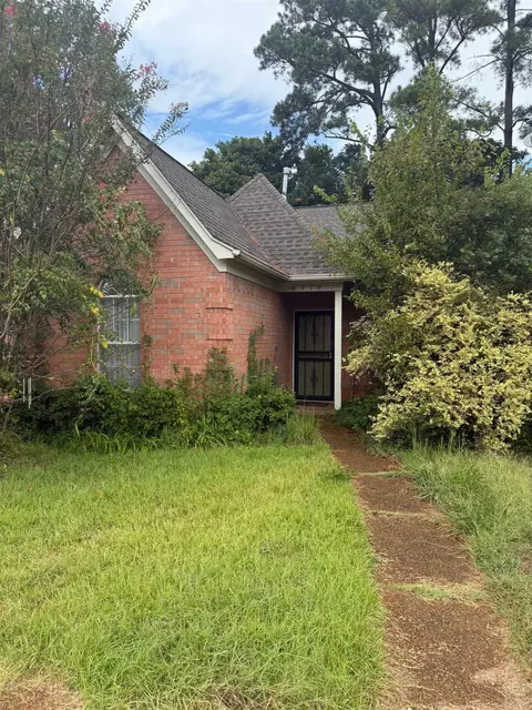 6774 Whitten Pine Dr, Memphis, TN 38134