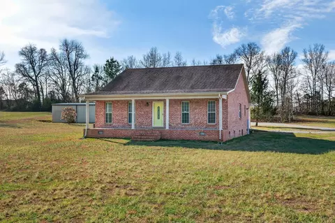 44 Old Camargo Rd, Fayetteville, TN 37334