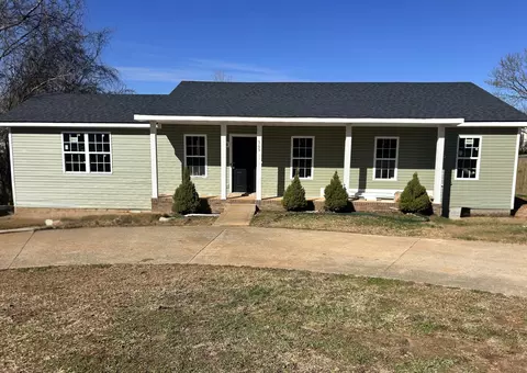 905 Applegrove Cir, Clarksville, TN 37040