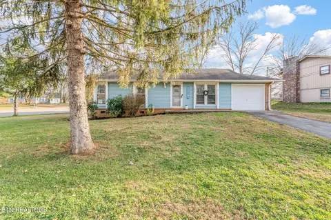 1052 Brantley Dr, Knoxville, TN 37923