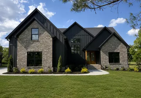 2418 River Rd, Murfreesboro, TN 37129
