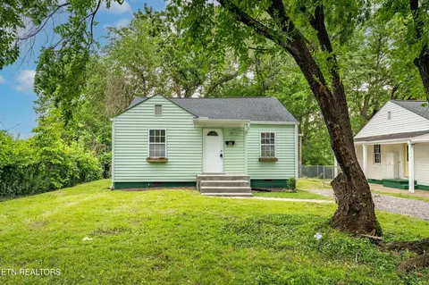 718 Emerald Ave, Knoxville, TN 37917