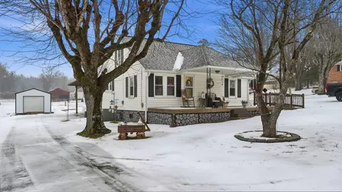 Exterior - 2237 Highway 47 E, Dickson, TN 37055 photo 10 of 13