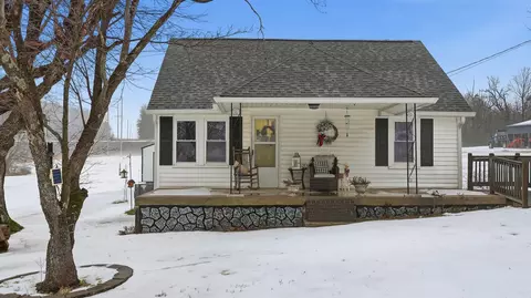 Exterior - 2237 Highway 47 E, Dickson, TN 37055 photo 7 of 13