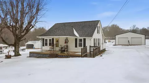 Exterior - 2237 Highway 47 E, Dickson, TN 37055 photo 8 of 13