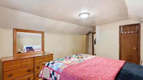 Bedroom - 2237 Highway 47 E, Dickson, TN 37055 photo 6 of 6