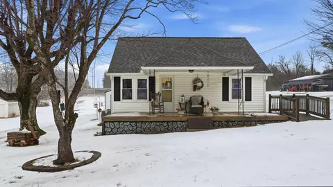 Exterior - 2237 Highway 47 E, Dickson, TN 37055 photo 6 of 13