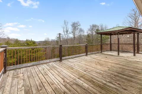 Exterior - 555 White Pine Dr, Centerville, TN 37033 photo 2 of 13
