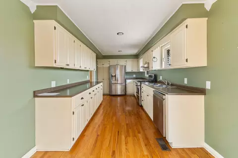 Kitchen - 555 White Pine Dr, Centerville, TN 37033 photo 1 of 2