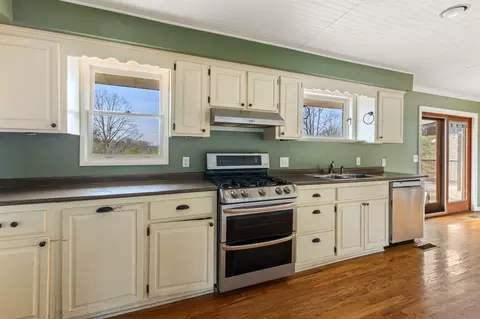 Kitchen - 555 White Pine Dr, Centerville, TN 37033 photo 2 of 2