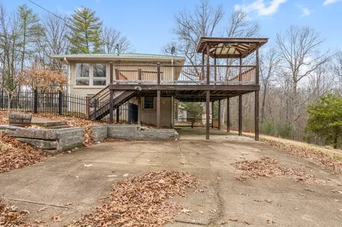 Exterior - 555 White Pine Dr, Centerville, TN 37033 photo 10 of 13