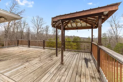 Exterior - 555 White Pine Dr, Centerville, TN 37033 photo 4 of 13