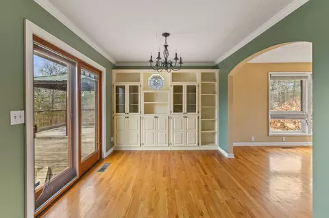 Living - 555 White Pine Dr, Centerville, TN 37033 photo 4 of 6