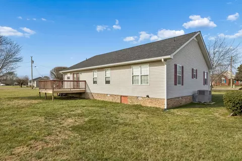 Exterior - 111 Eldon Dr, Manchester, TN 37355 photo 11 of 12