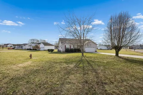 Exterior - 111 Eldon Dr, Manchester, TN 37355 photo 4 of 12