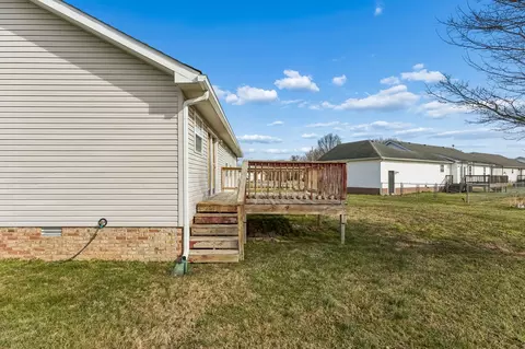 Exterior - 111 Eldon Dr, Manchester, TN 37355 photo 8 of 12