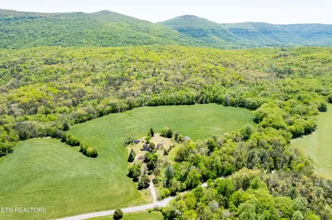 1213 Rhea Rd, Crossville, TN 38555