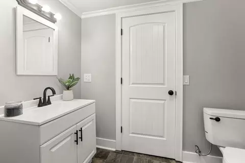 Bath - 1300 Ridge Rd, Dickson, TN 37055 photo 3 of 3