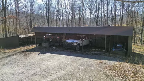 Exterior - 1300 Ridge Rd, Dickson, TN 37055 photo 16 of 29