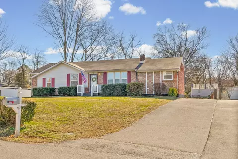 212 Jackson Rd, Clarksville, TN 37042