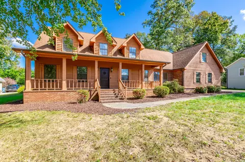 427 Valleybrook Rd, Hixson, TN 37343