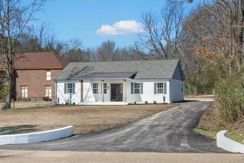 8260 Ellis Rd, Memphis, TN 38133