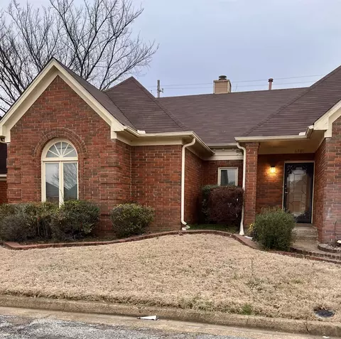 6780 Devenshire Ln, Memphis, TN 38141