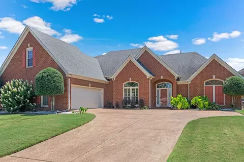 1652 Elderberry Ln, Cordova, TN 38016
