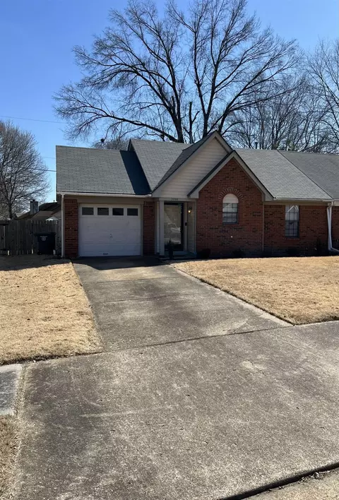 2298 Hometown Dr, Memphis, TN 38133