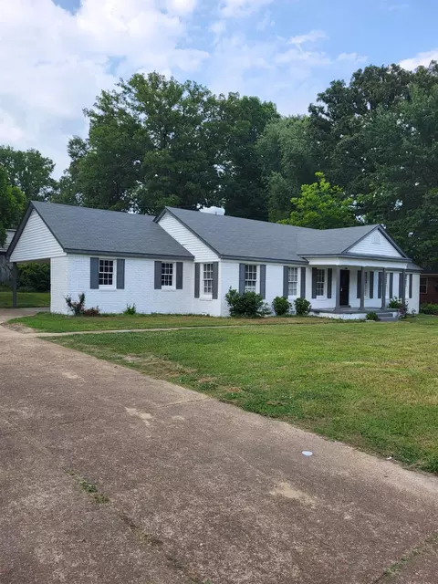 1608 E Raines Rd, Memphis, TN 38116 photo 2