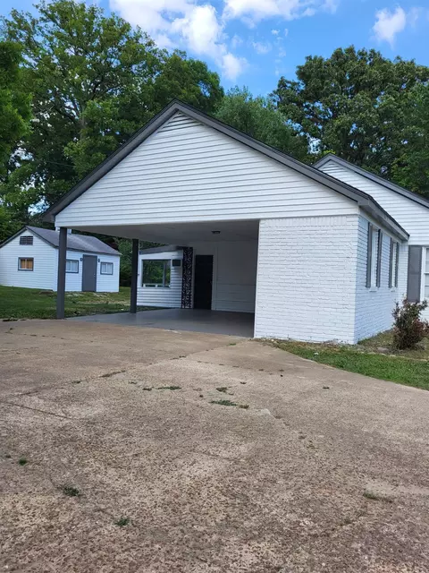1608 E Raines Rd, Memphis, TN 38116 photo 3