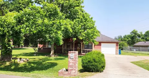 1798 Wooten St, Covington, TN 38019