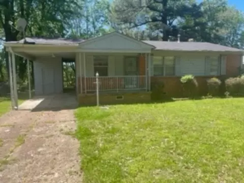 5597 Loch Lomond Rd, Memphis, TN 38116