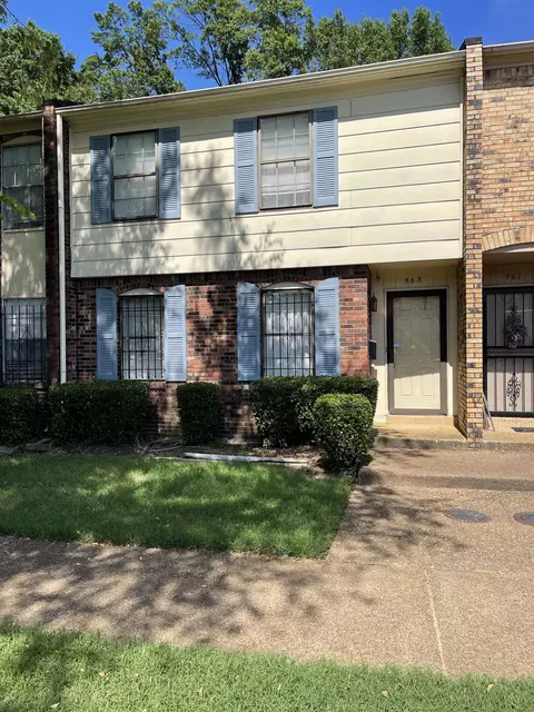 563 E Mendenview Rd, Memphis, TN 38117 photo 1