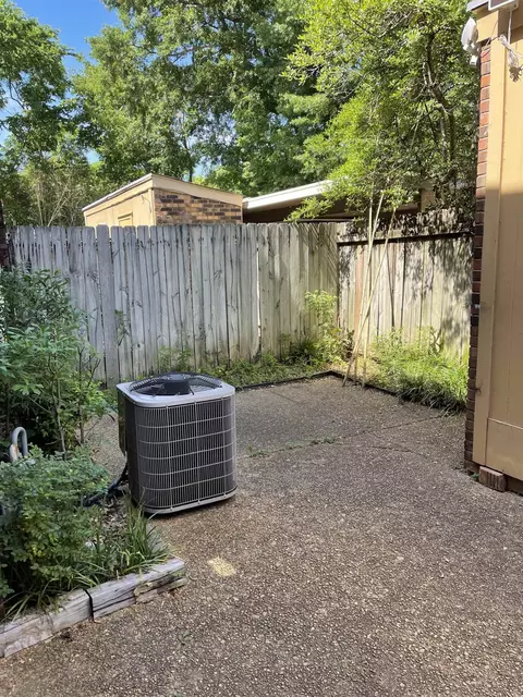 563 E Mendenview Rd, Memphis, TN 38117 photo 15