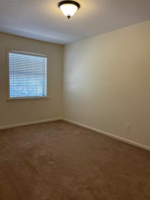 563 E Mendenview Rd, Memphis, TN 38117 photo 9