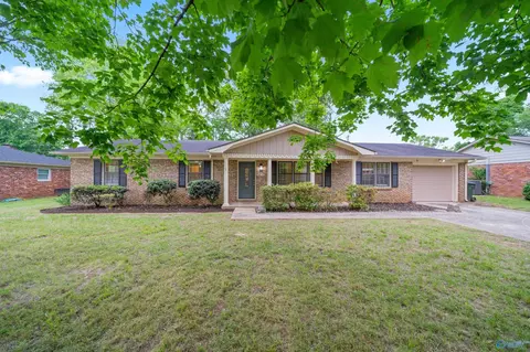 1217 Count Mallard Dr SE, Decatur, AL 35601
