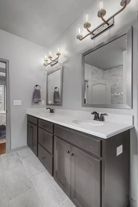 Bath - 1121 Davidson Walk, Spring Hill, TN 37174 photo 5 of 8