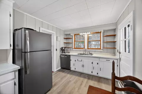 Kitchen - 233 Buffalo Valley Rd, Baxter, TN 38544 photo 1 of 3