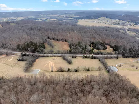 2 Normandy Rd, Normandy, TN 37360
