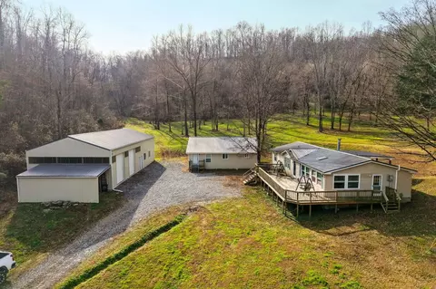 938 Riley Creek Rd, Whitleyville, TN 38588
